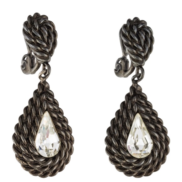 Yves Saint Laurent Jewelry - YVES SAINT LAURENT EARRING 🌸🌸🌸